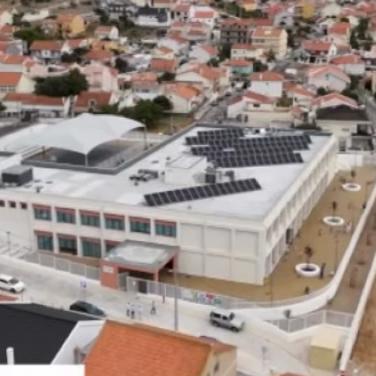 Escola Básica da Portela de Azóia, uma Escola que nos une: um compromisso de gerações